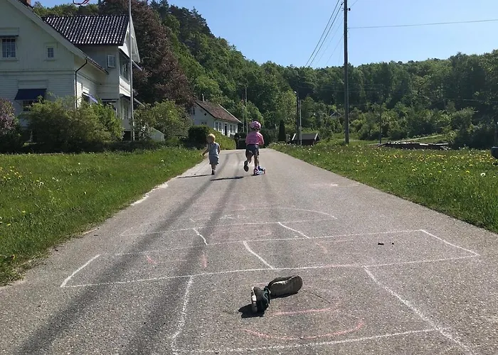 Barnevennlig Med Og Hage - Wifi * Søgne